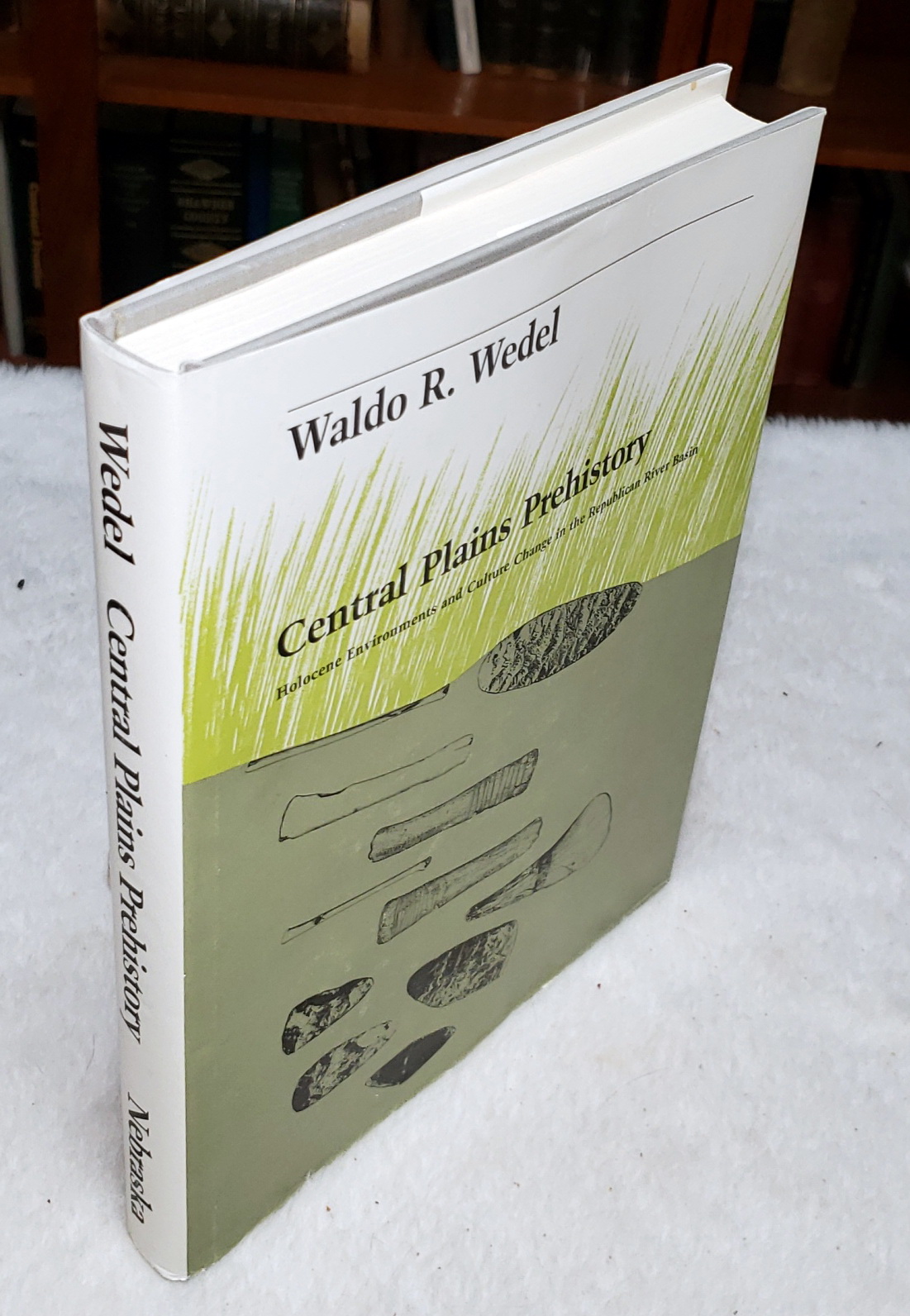 Central Plains Prehistory: Holocene Environments and Culture Change in the Republican River Basin